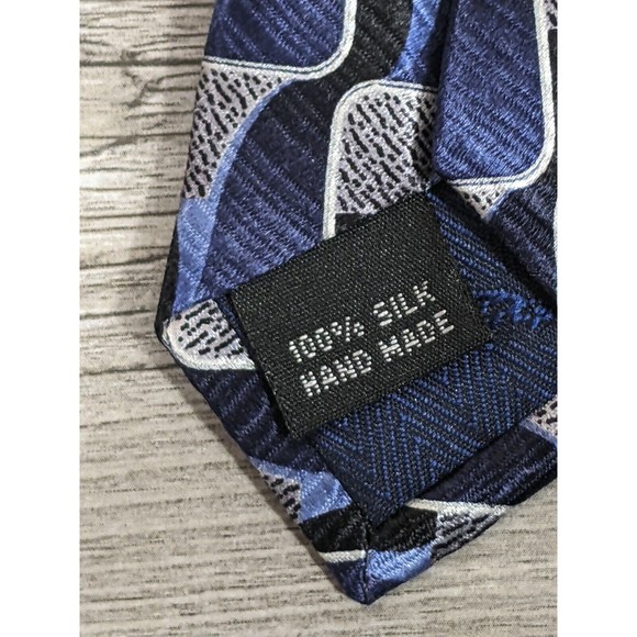 Antonia Collection Tie Blue Gray Geometric 100% Silk 62"L 4"W - Picture 4 of 5